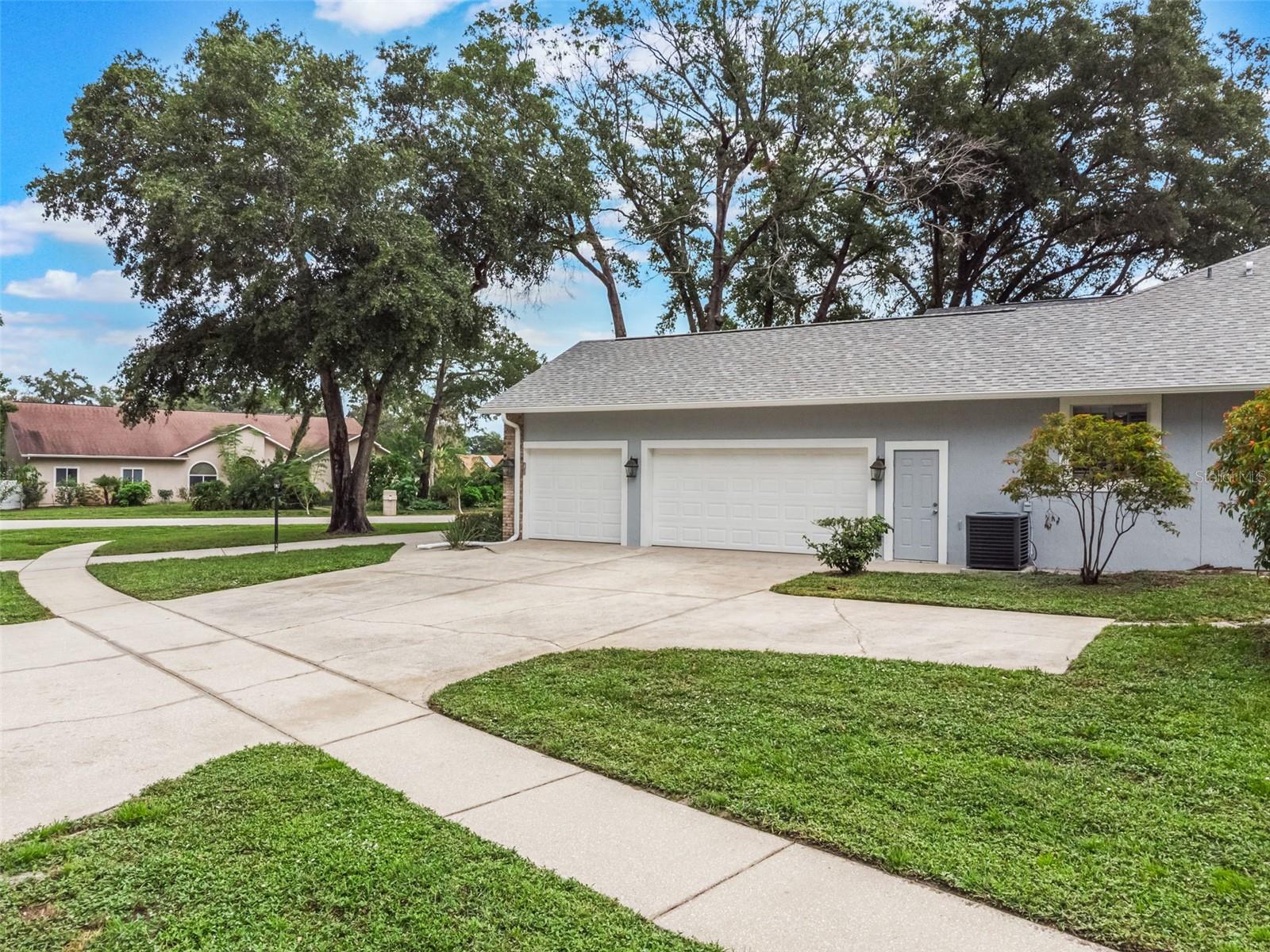 Image 42 of 51 For 260 Shady Oaks Circle