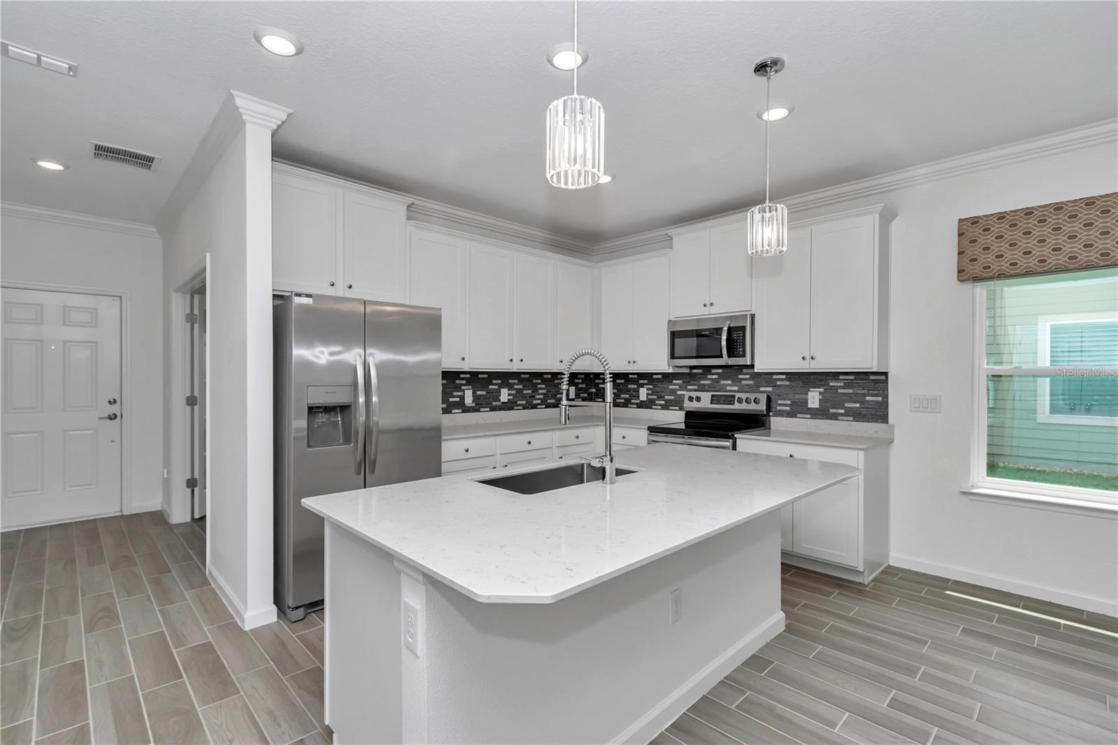 Image 11 of 48 For 7867 74th Loop