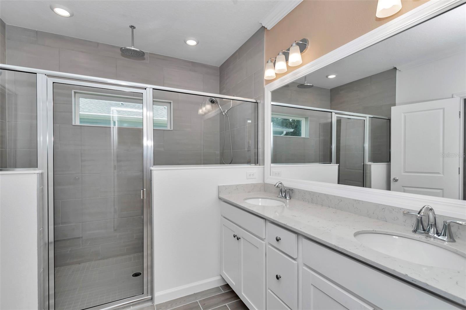 Image 5 of 48 For 7867 74th Loop