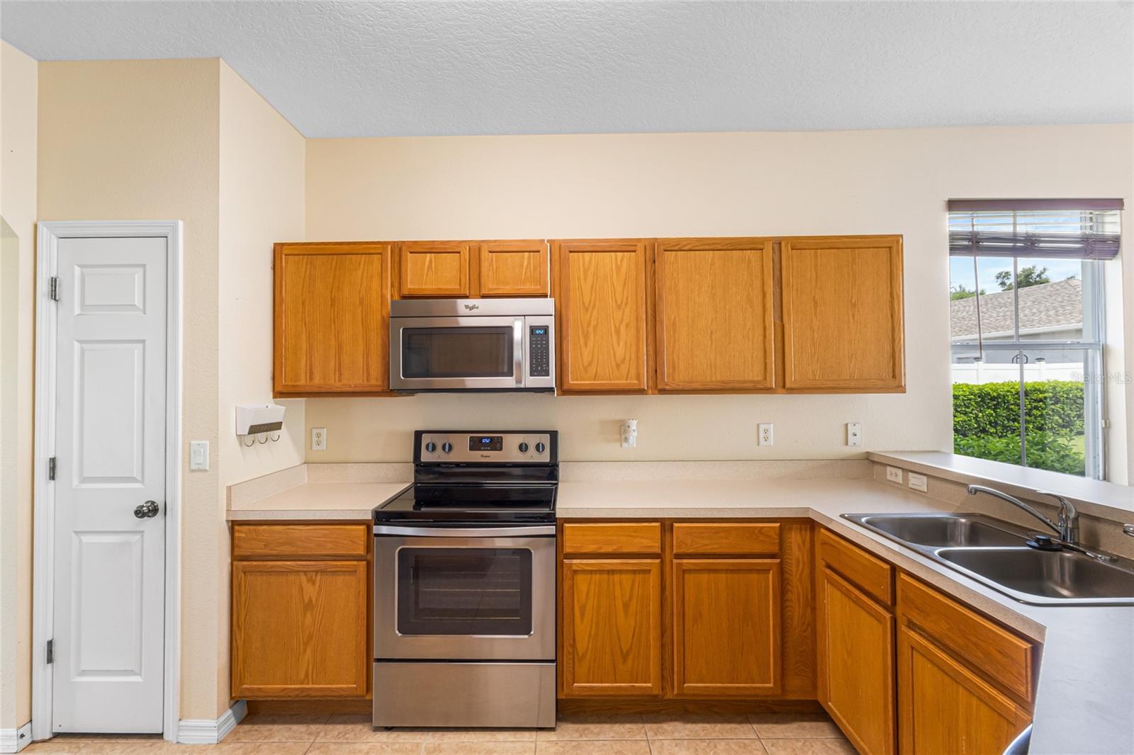Image 10 of 62 For 14433 Vashons Way