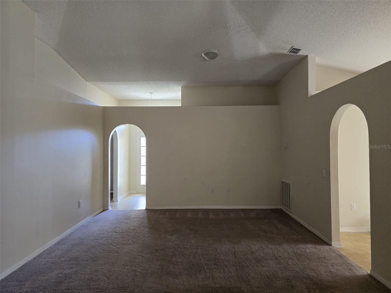 Image 4 of 18 For 153 Jocelyn Drive