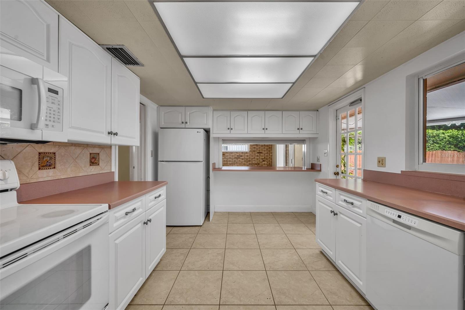 Image 15 of 39 For 618 Blairshire Circle