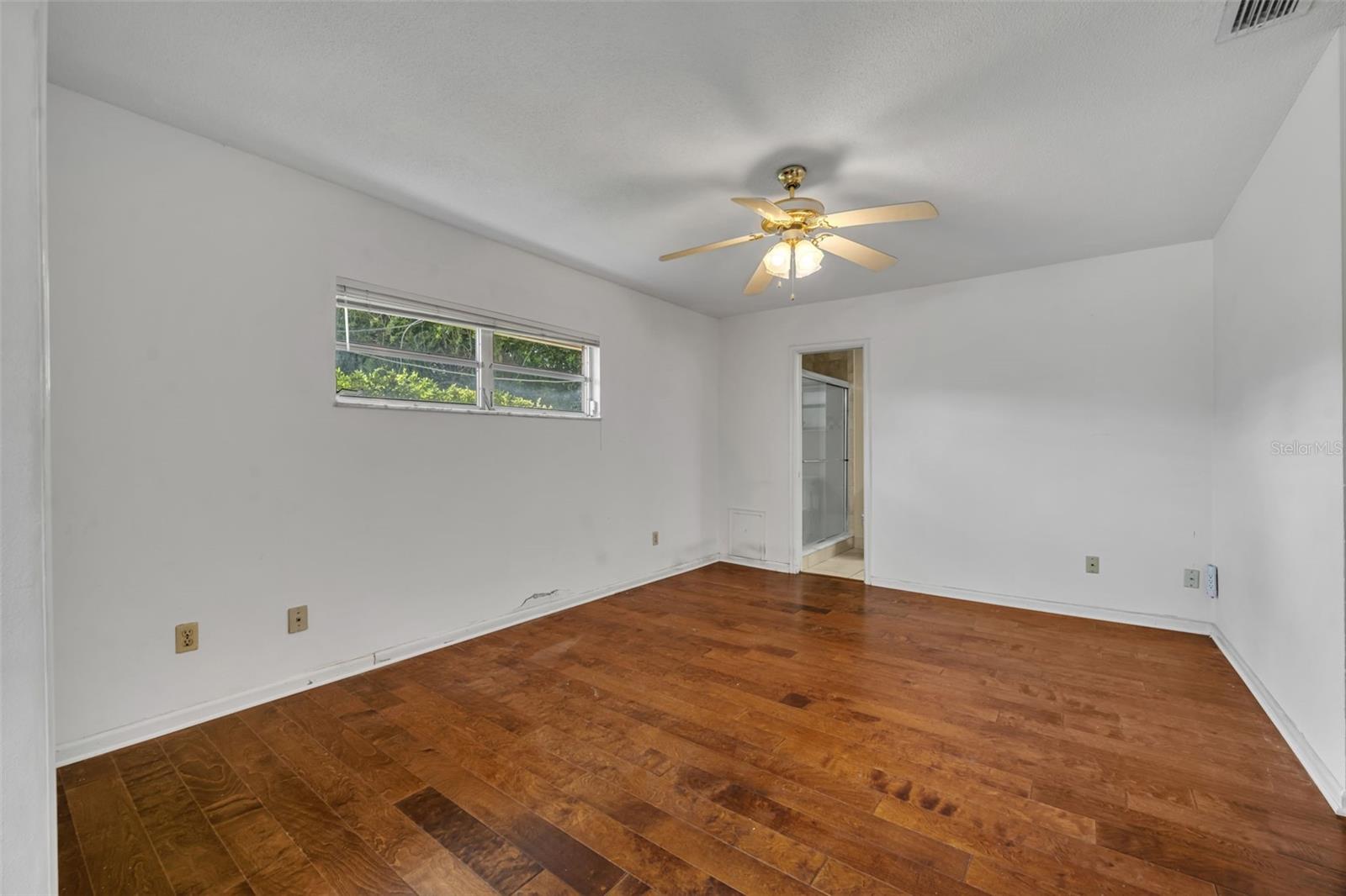 Image 21 of 39 For 618 Blairshire Circle