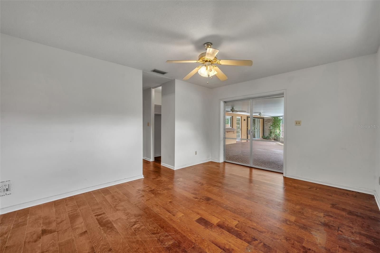 Image 22 of 39 For 618 Blairshire Circle