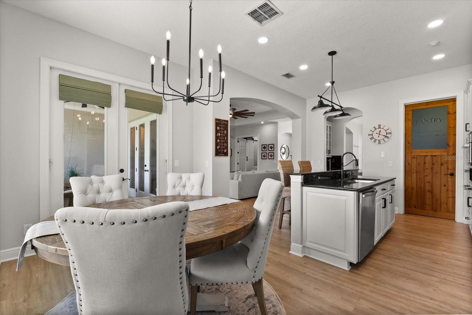 Image 12 of 48 For 527 Blue Water Edge Drive