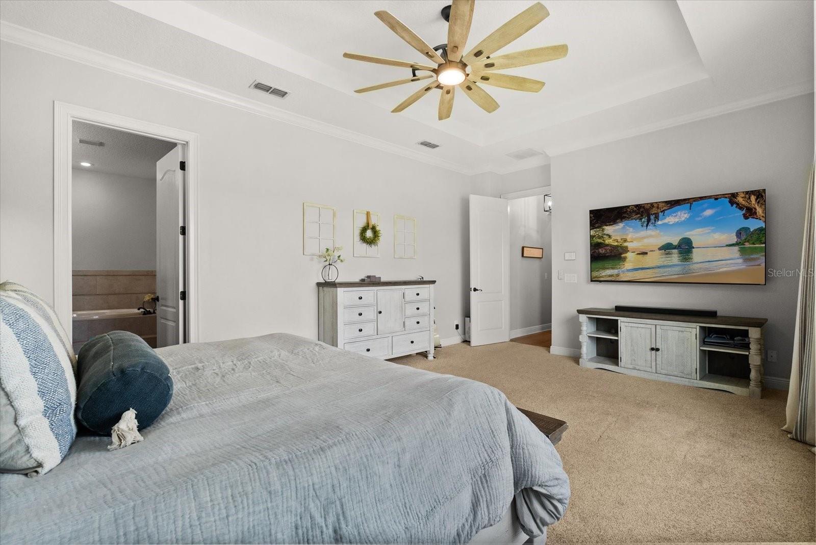 Image 17 of 48 For 527 Blue Water Edge Drive