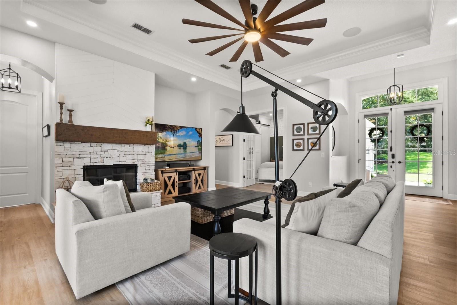 Image 3 of 48 For 527 Blue Water Edge Drive