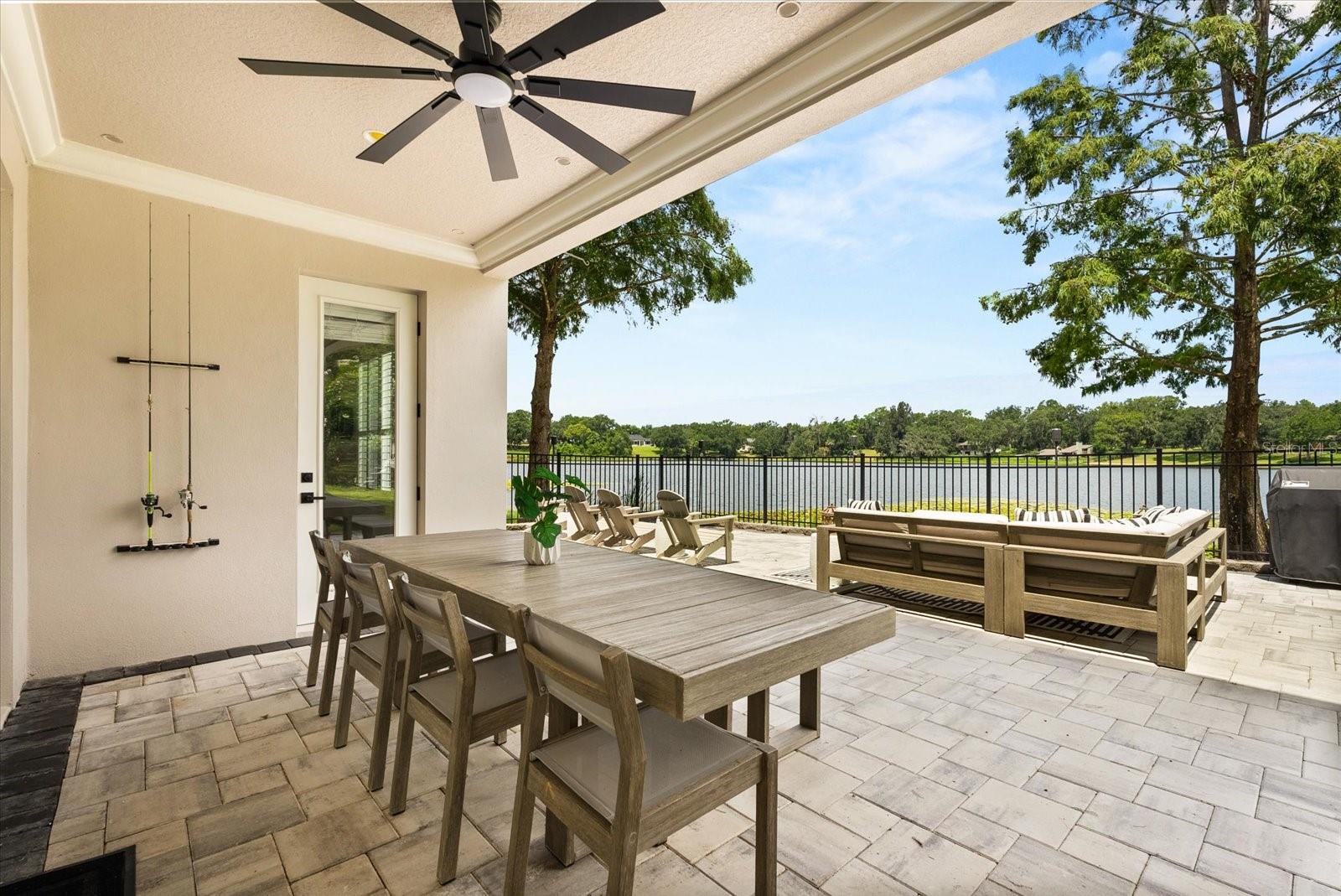 Image 38 of 48 For 527 Blue Water Edge Drive