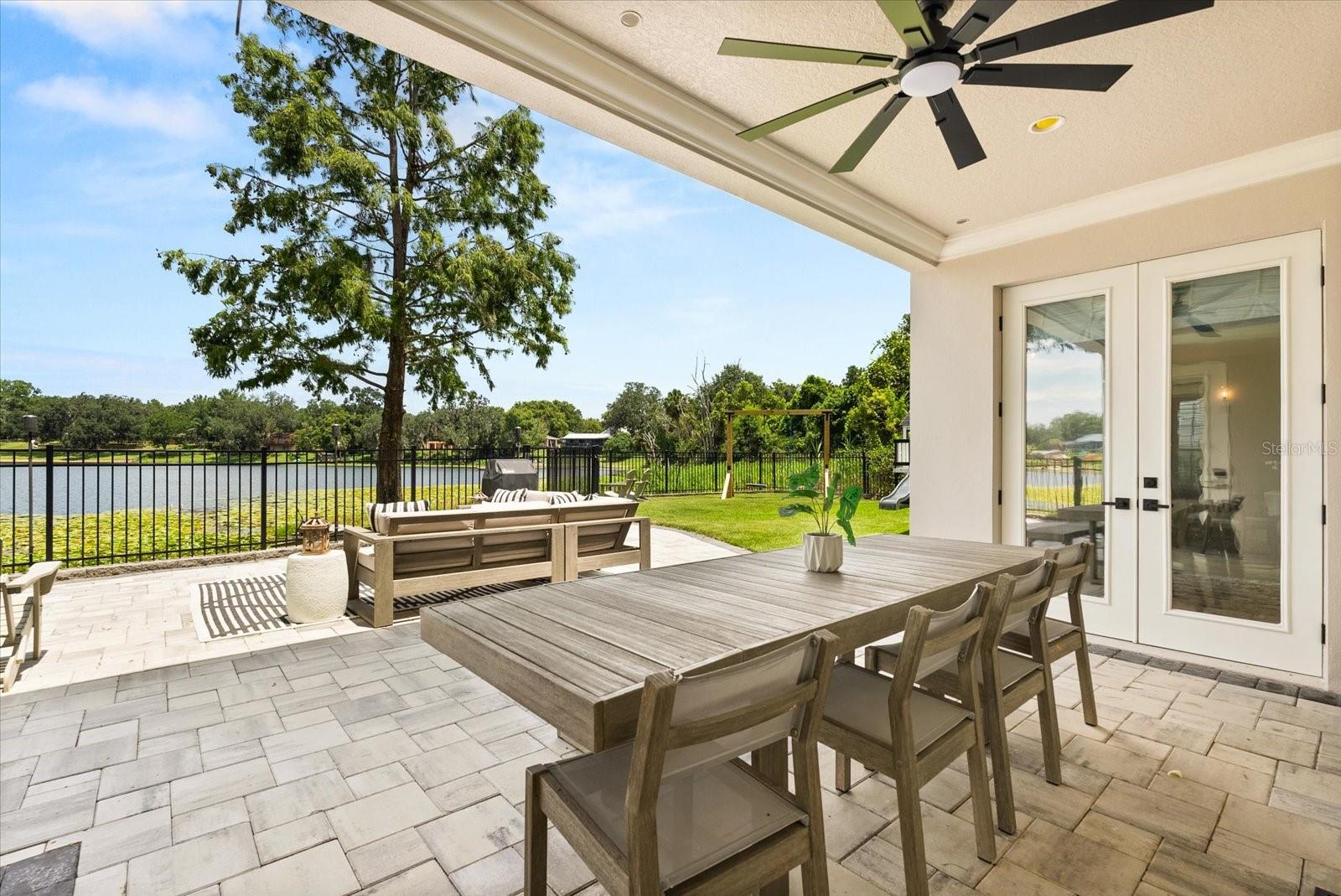Image 39 of 48 For 527 Blue Water Edge Drive