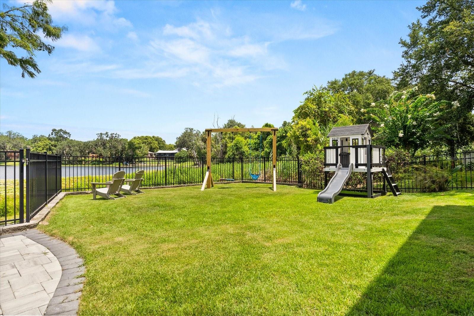 Image 42 of 48 For 527 Blue Water Edge Drive