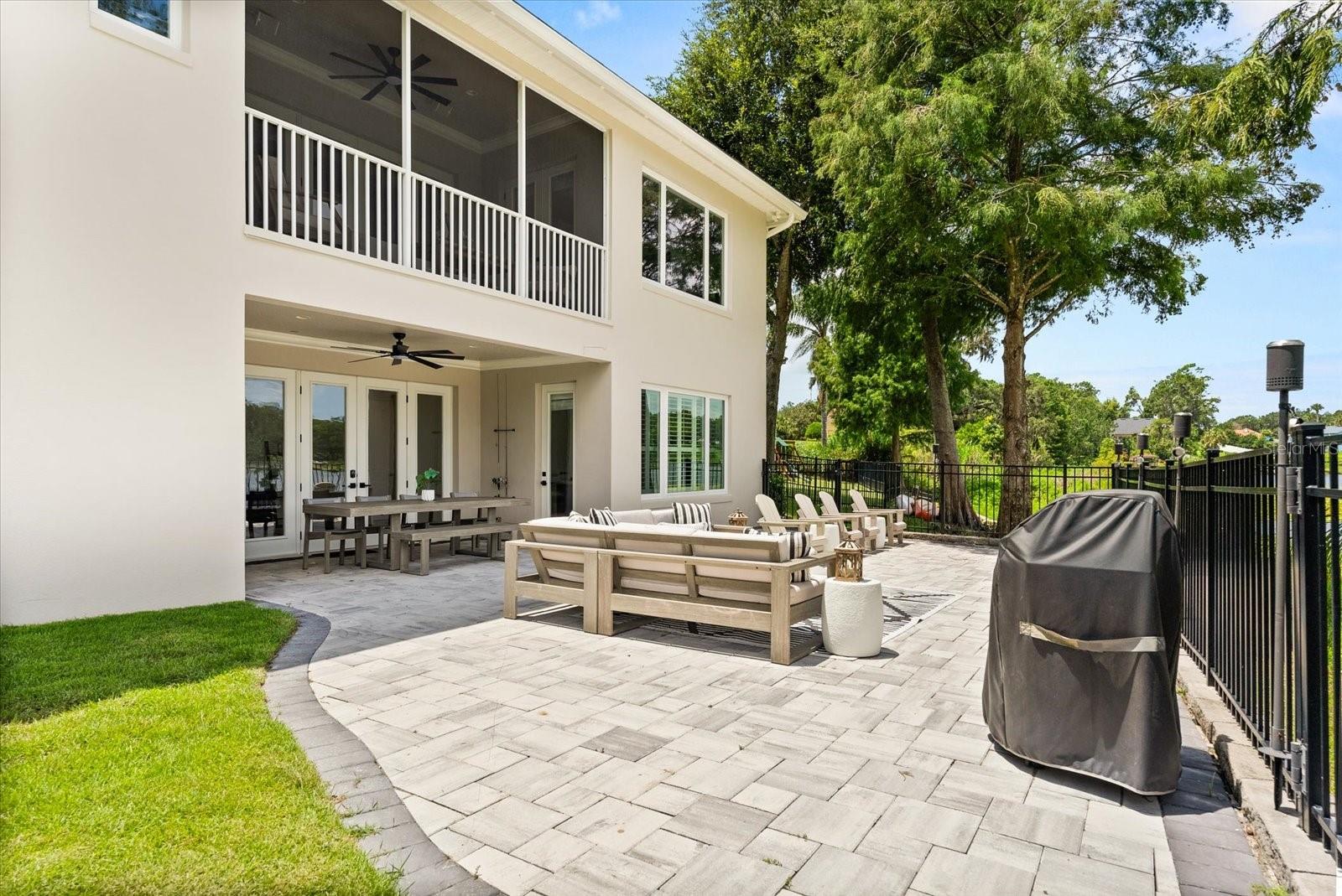 Image 43 of 48 For 527 Blue Water Edge Drive