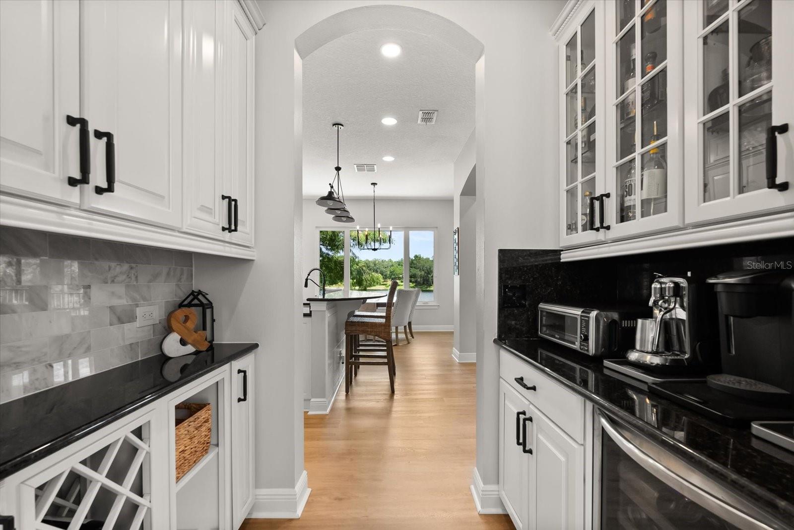 Image 8 of 48 For 527 Blue Water Edge Drive