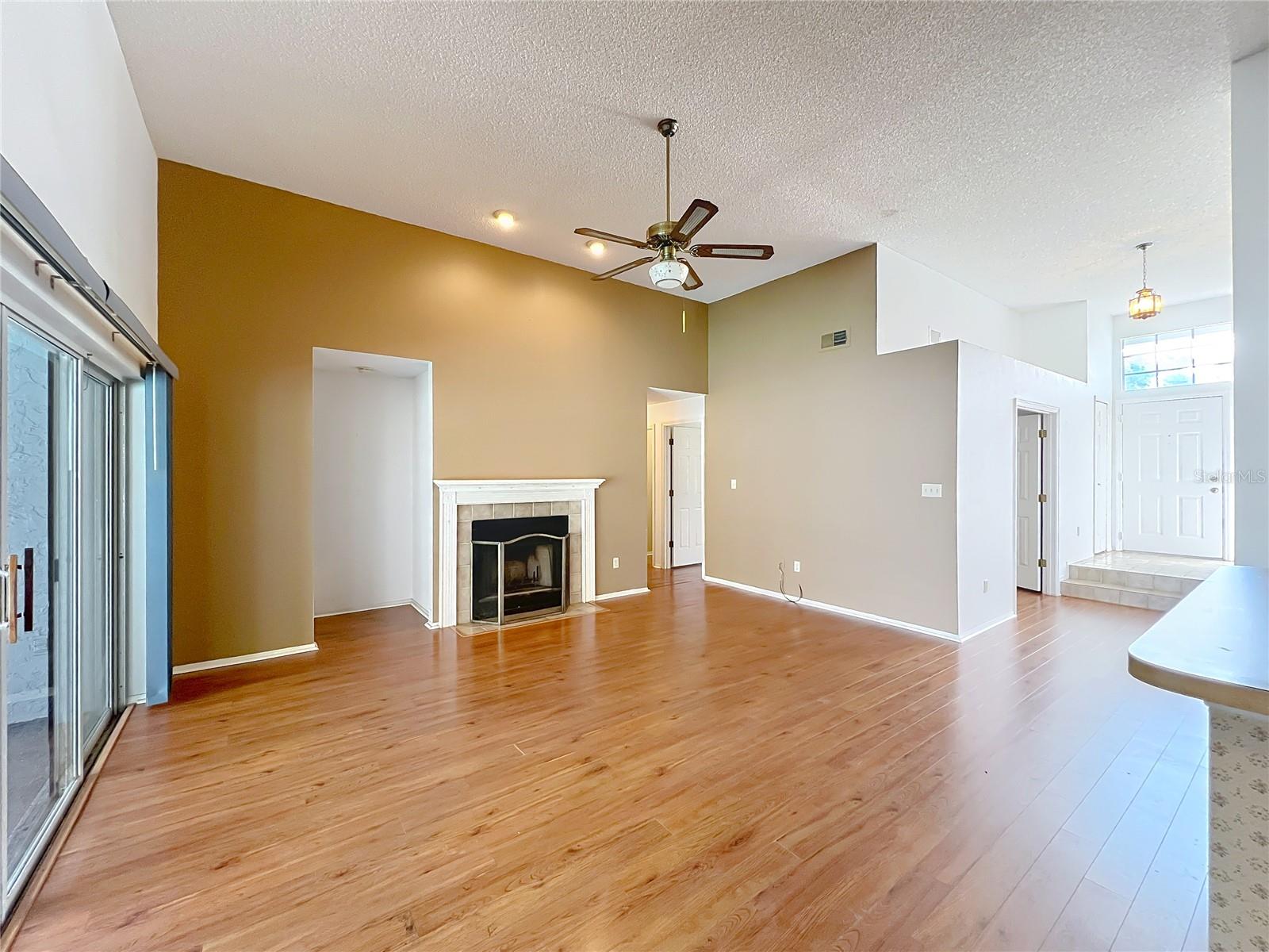 Image 12 of 41 For 306 Country View Court