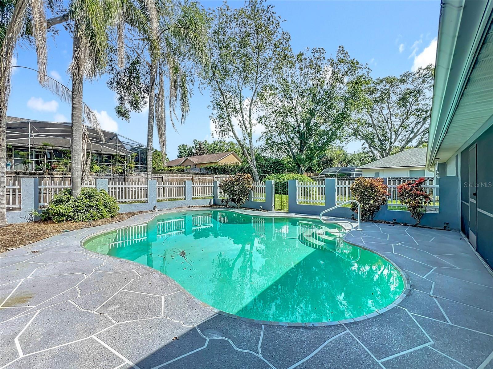 Image 36 of 41 For 306 Country View Court
