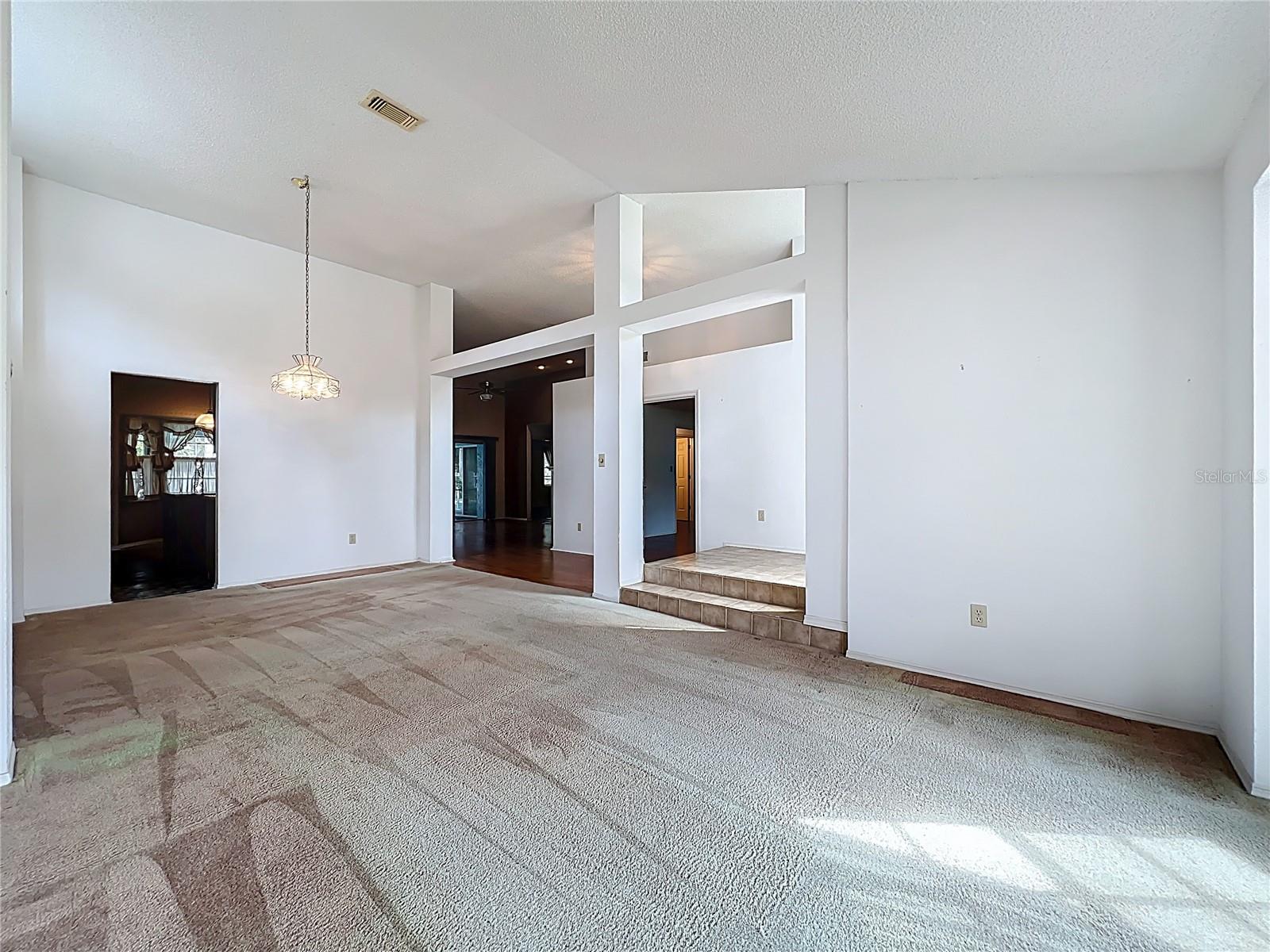 Image 6 of 41 For 306 Country View Court
