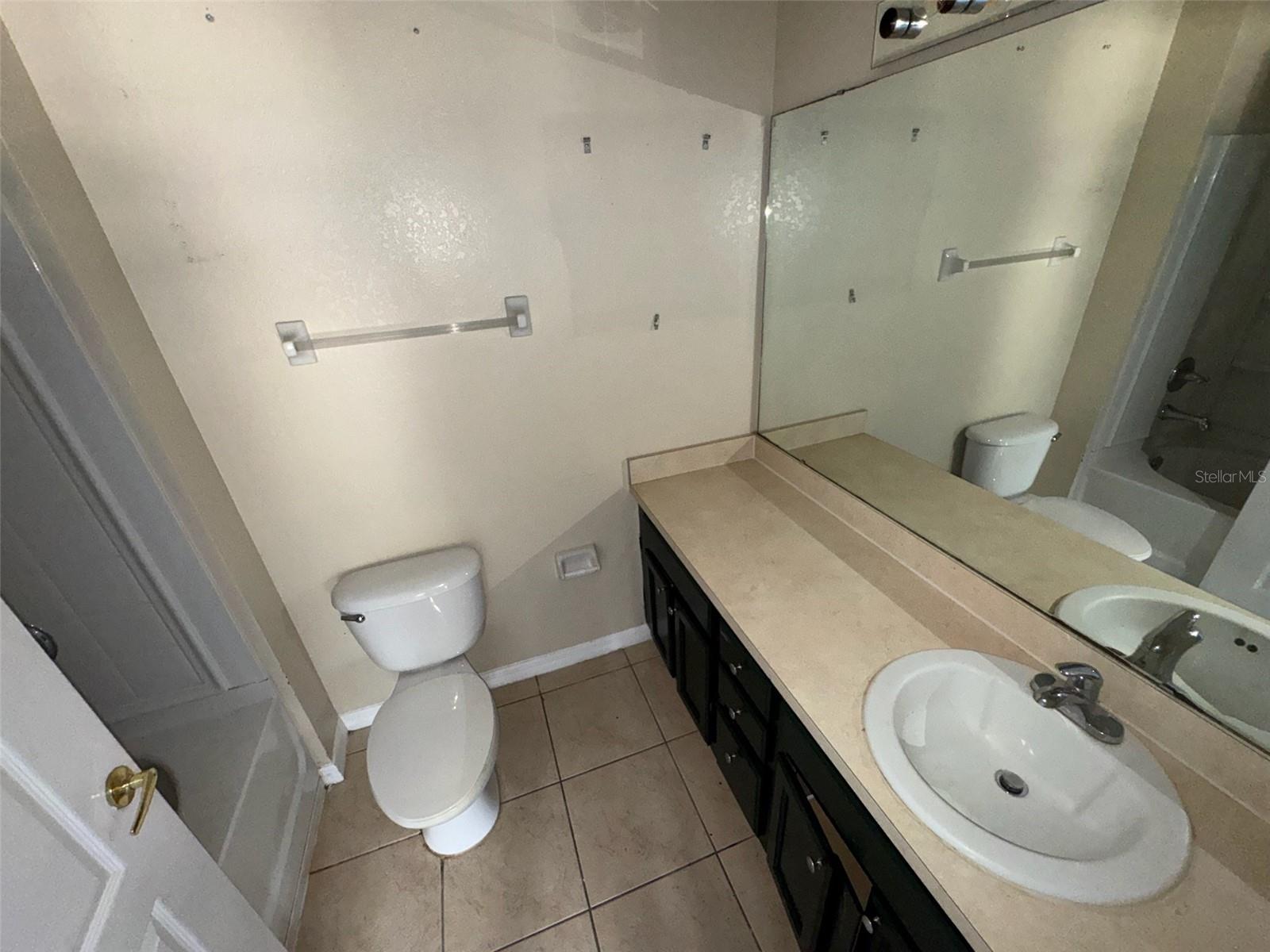 Image 3 of 19 For 2476 Caravelle Circle