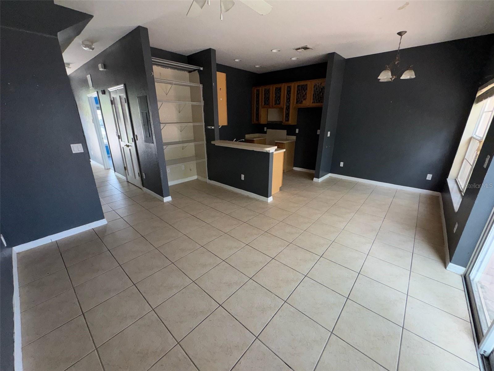 Image 5 of 19 For 2476 Caravelle Circle