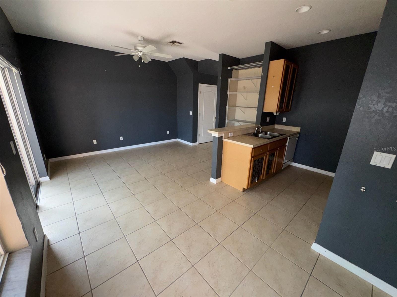 Image 6 of 19 For 2476 Caravelle Circle