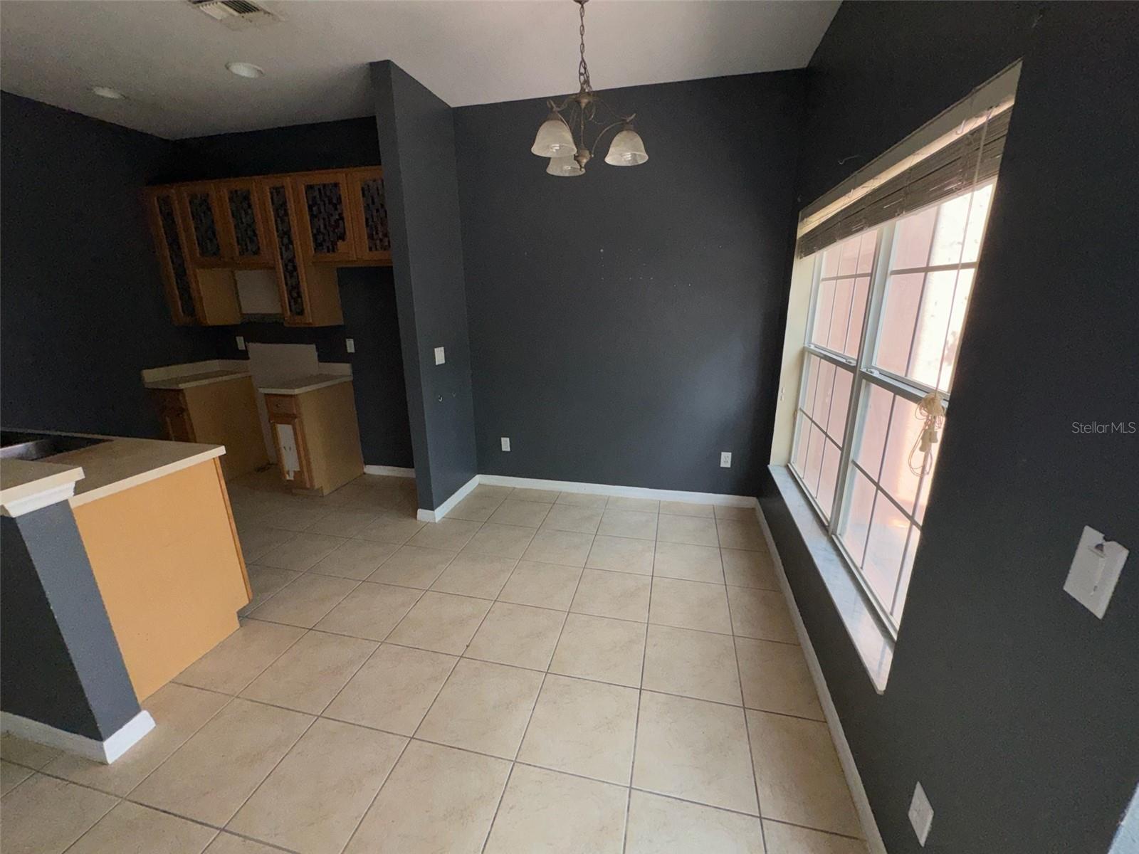 Image 9 of 19 For 2476 Caravelle Circle