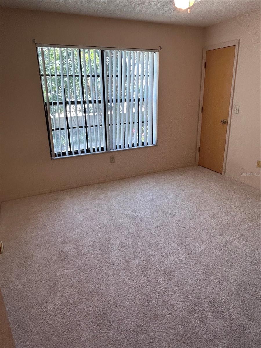 Image 21 of 29 For 714 Edgewater Drive 1a
