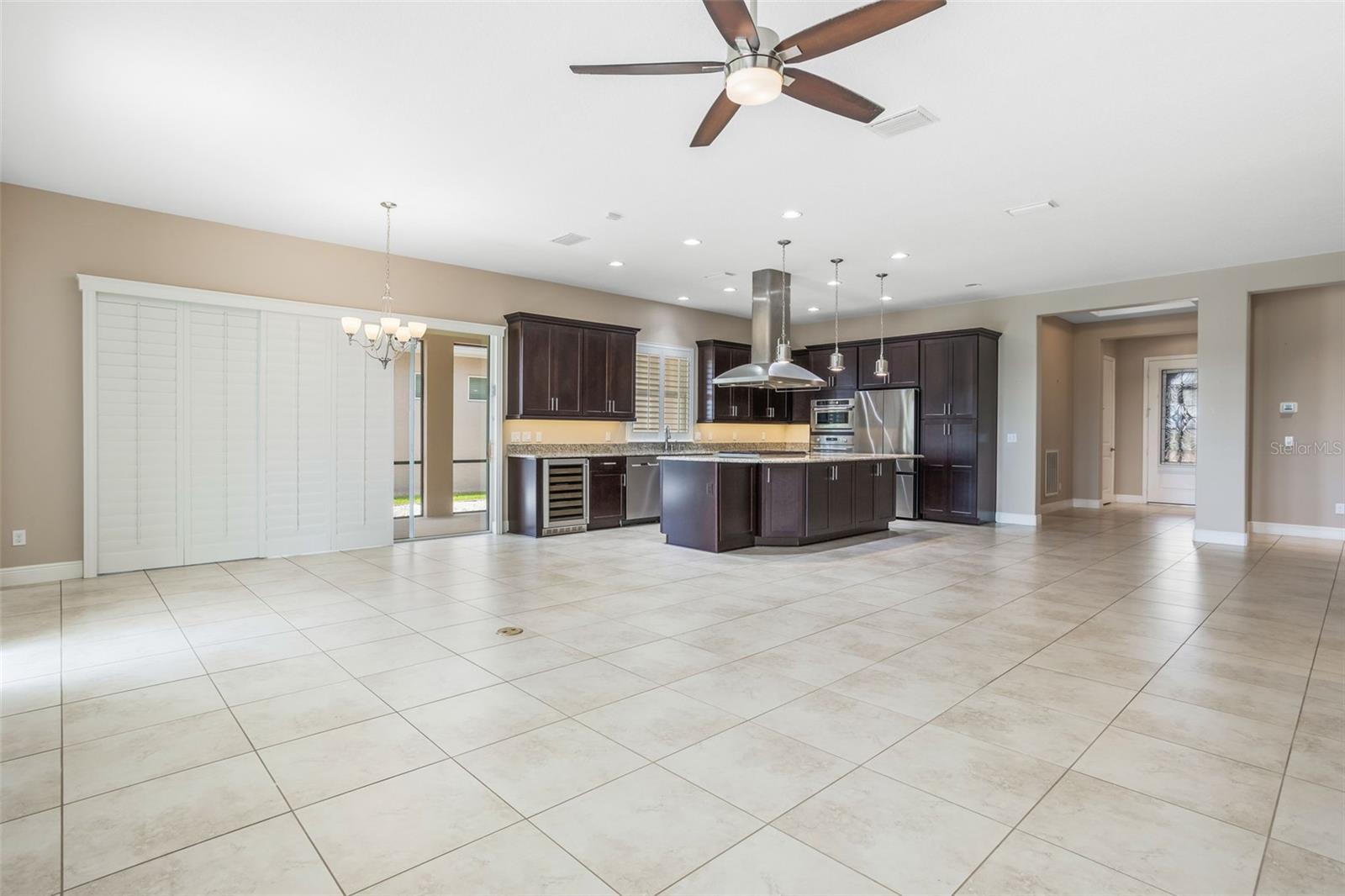 Image 13 of 88 For 290 Silver Maple Road