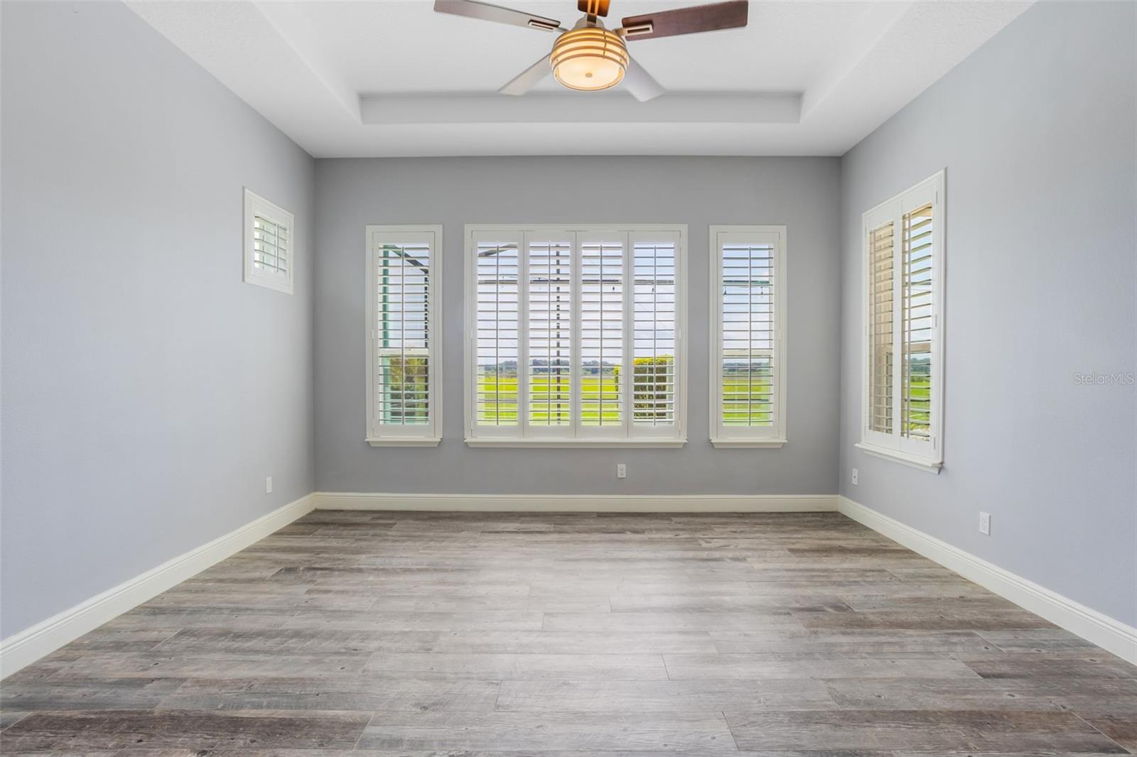 Image 18 of 88 For 290 Silver Maple Road