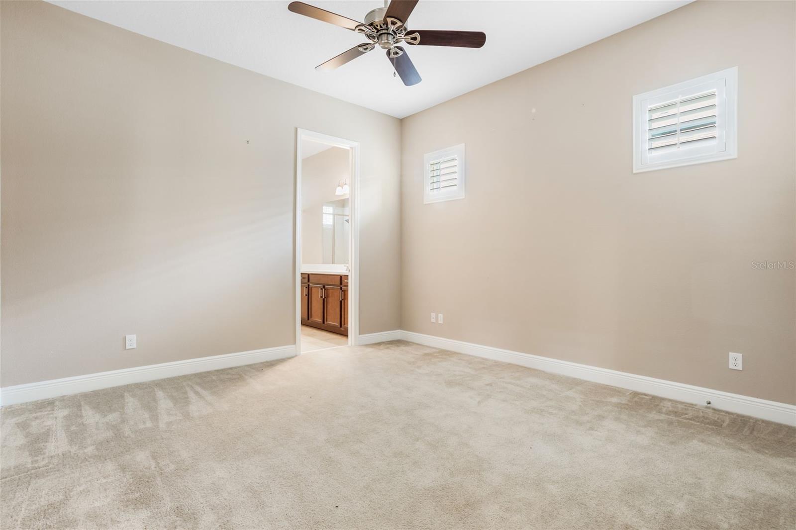 Image 23 of 88 For 290 Silver Maple Road