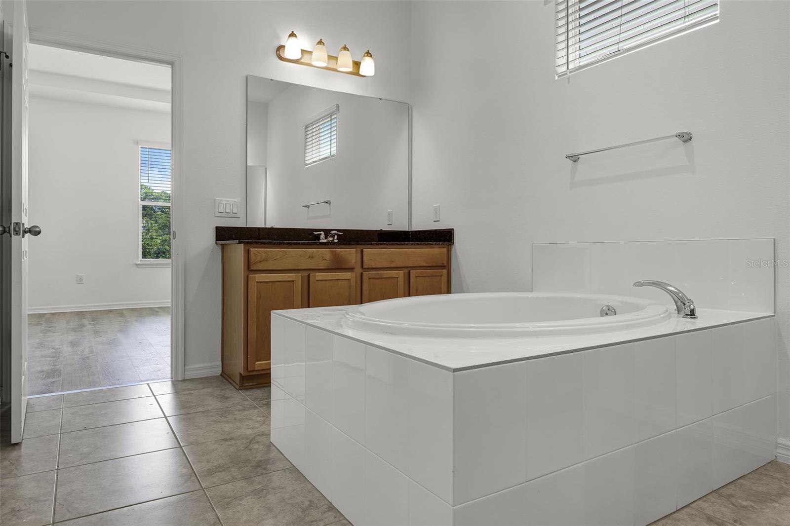 Image 17 of 35 For 10037 Austrina Oak Loop