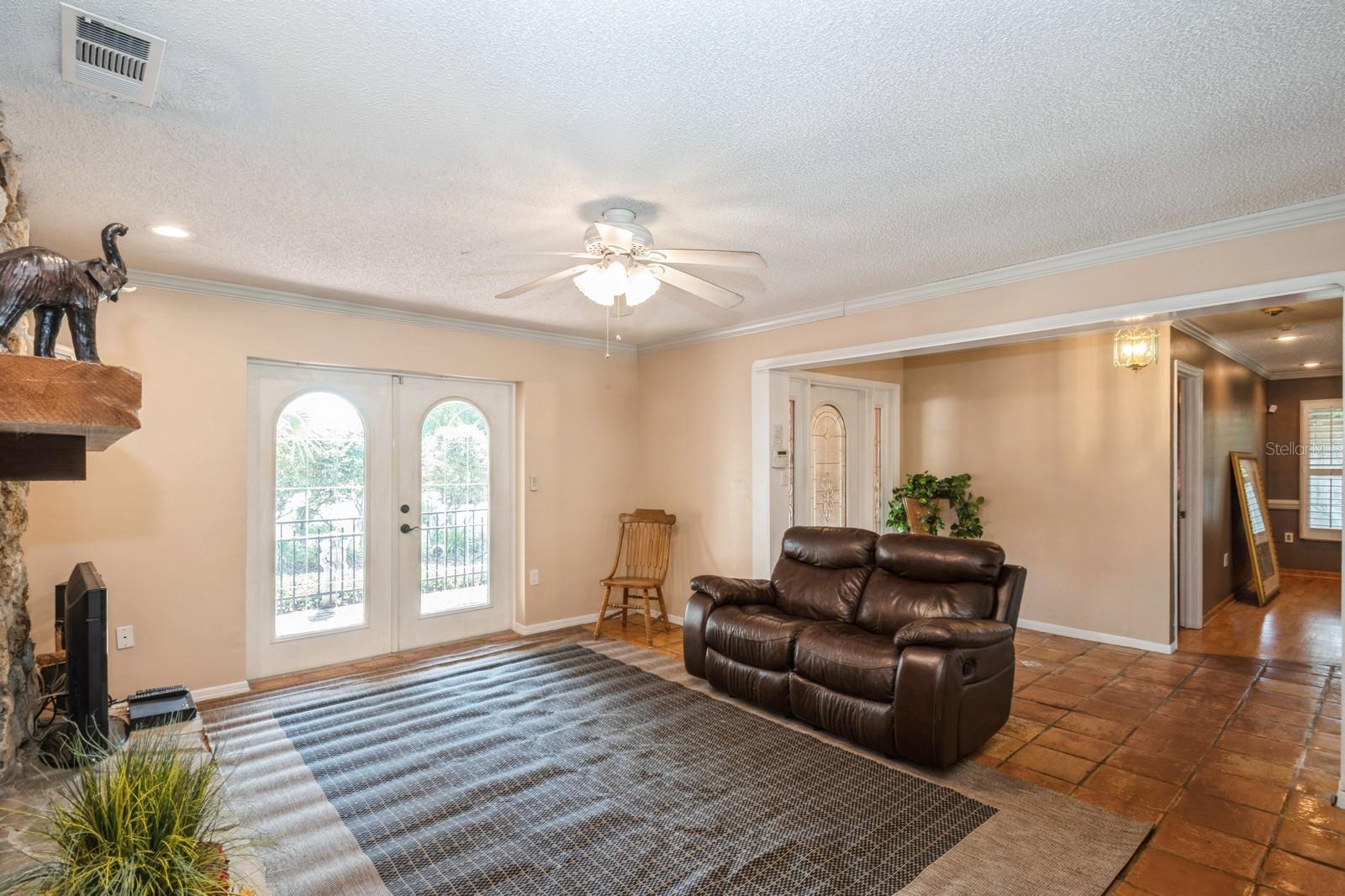 Image 10 of 47 For 8548 Shady Glen Drive