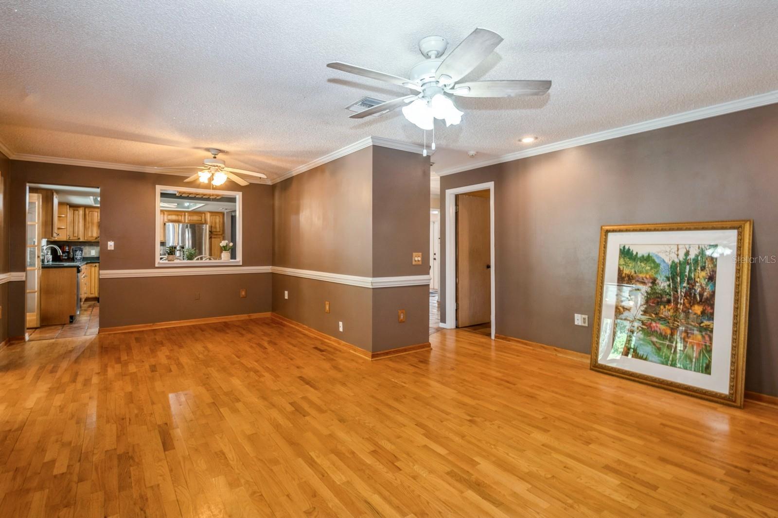 Image 15 of 47 For 8548 Shady Glen Drive