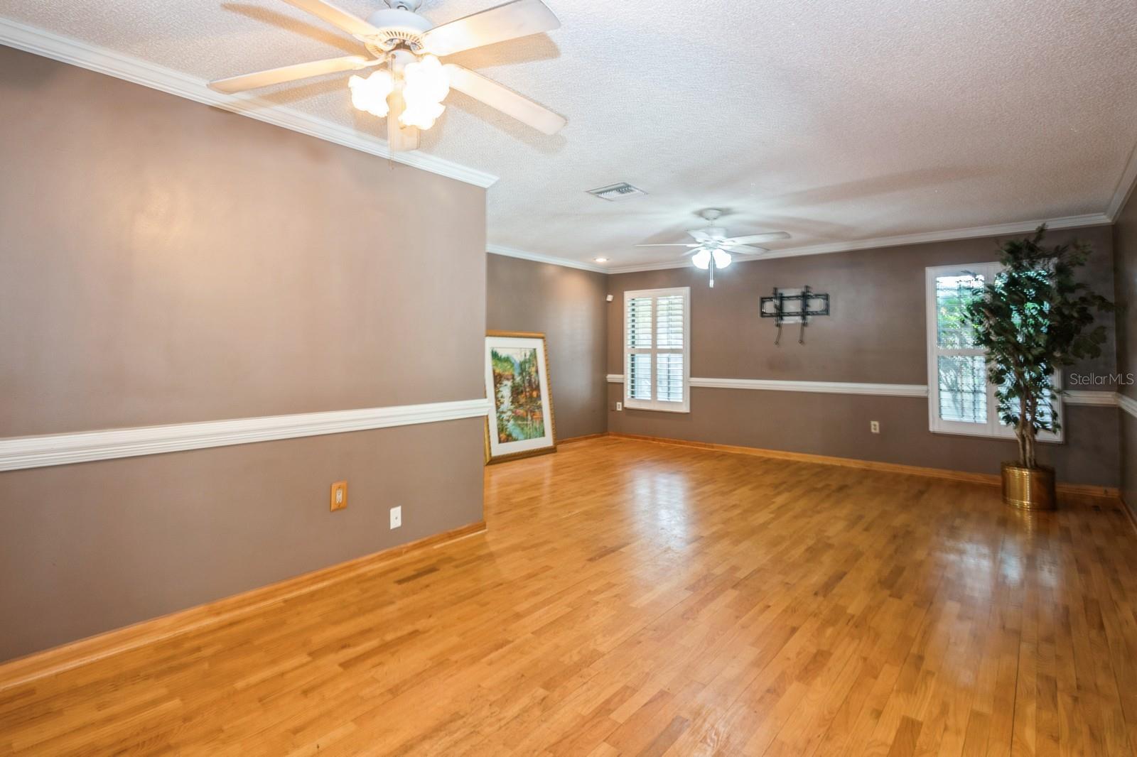 Image 16 of 47 For 8548 Shady Glen Drive