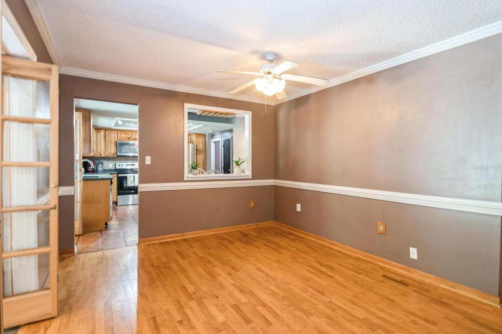 Image 17 of 47 For 8548 Shady Glen Drive