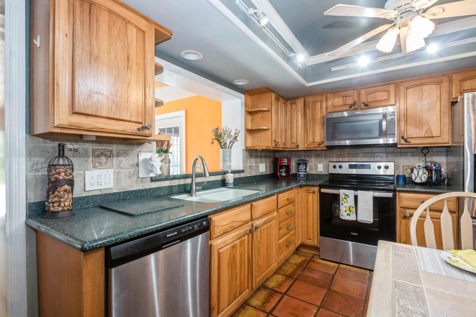 Image 3 of 47 For 8548 Shady Glen Drive