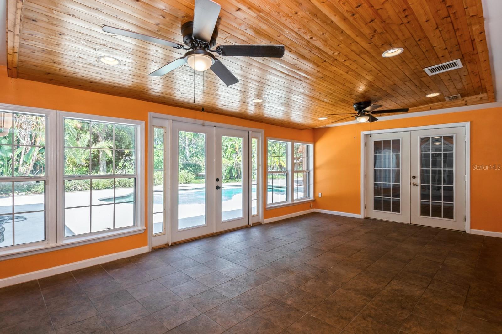 Image 4 of 47 For 8548 Shady Glen Drive