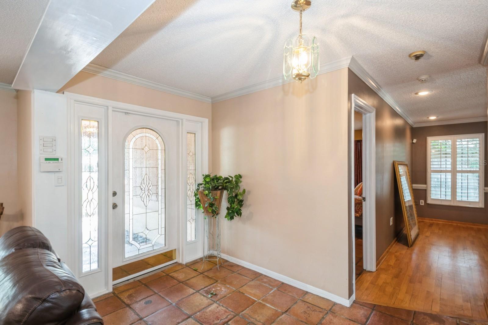 Image 7 of 47 For 8548 Shady Glen Drive