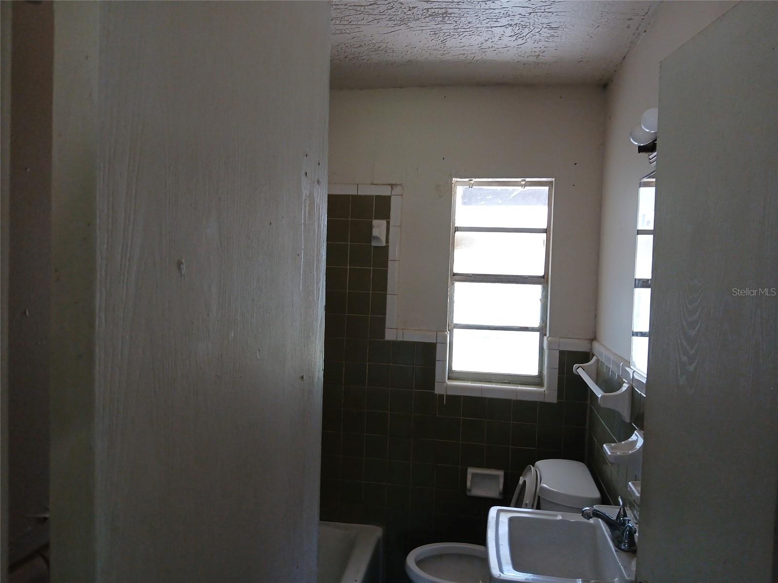 Image 5 of 17 For 1407 14th Street