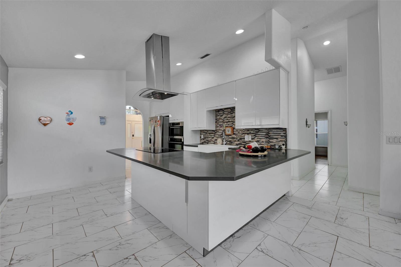 Image 6 of 49 For 9716 Pecky Cypress Way
