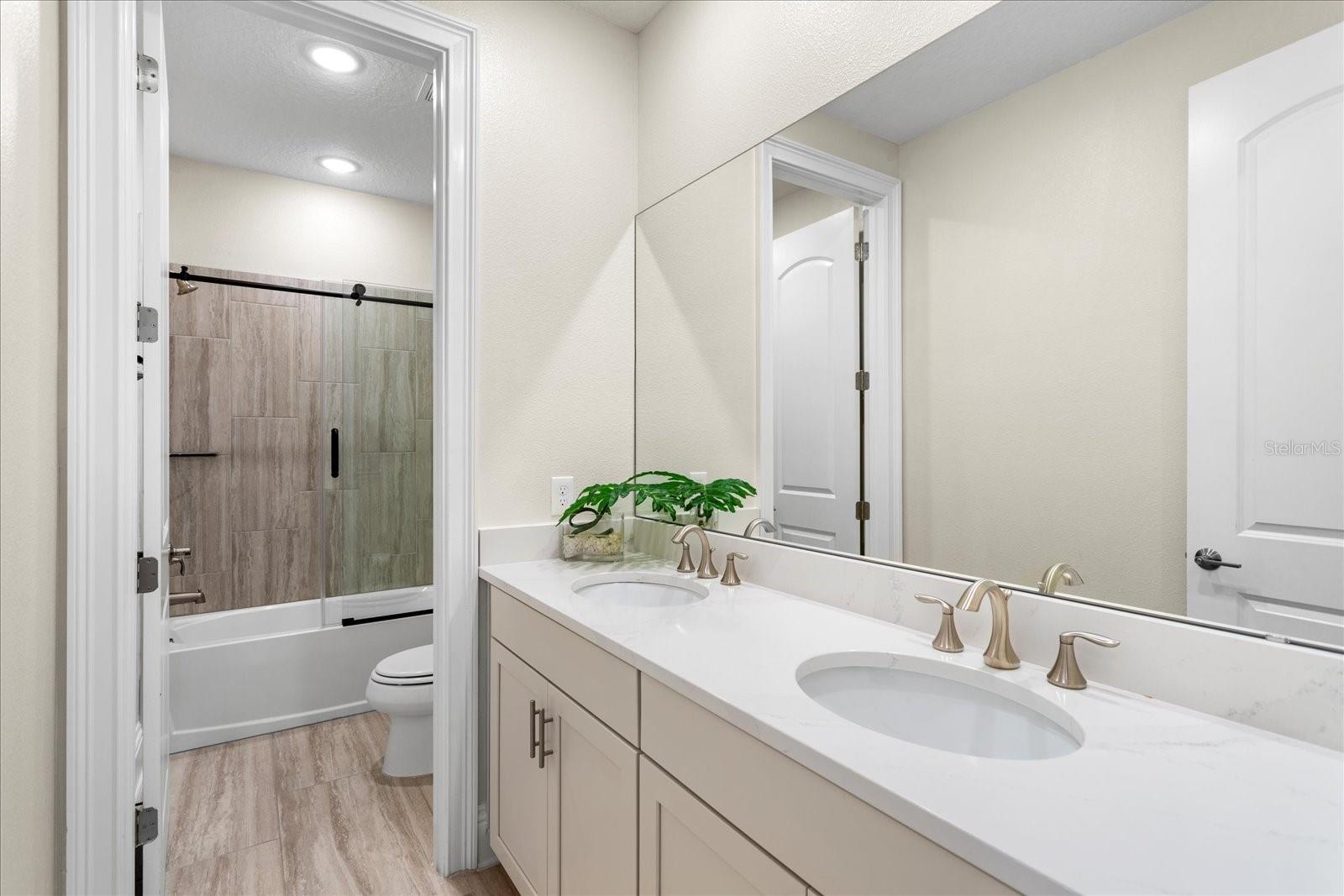 Image 36 of 72 For 16821 Broadwater Avenue