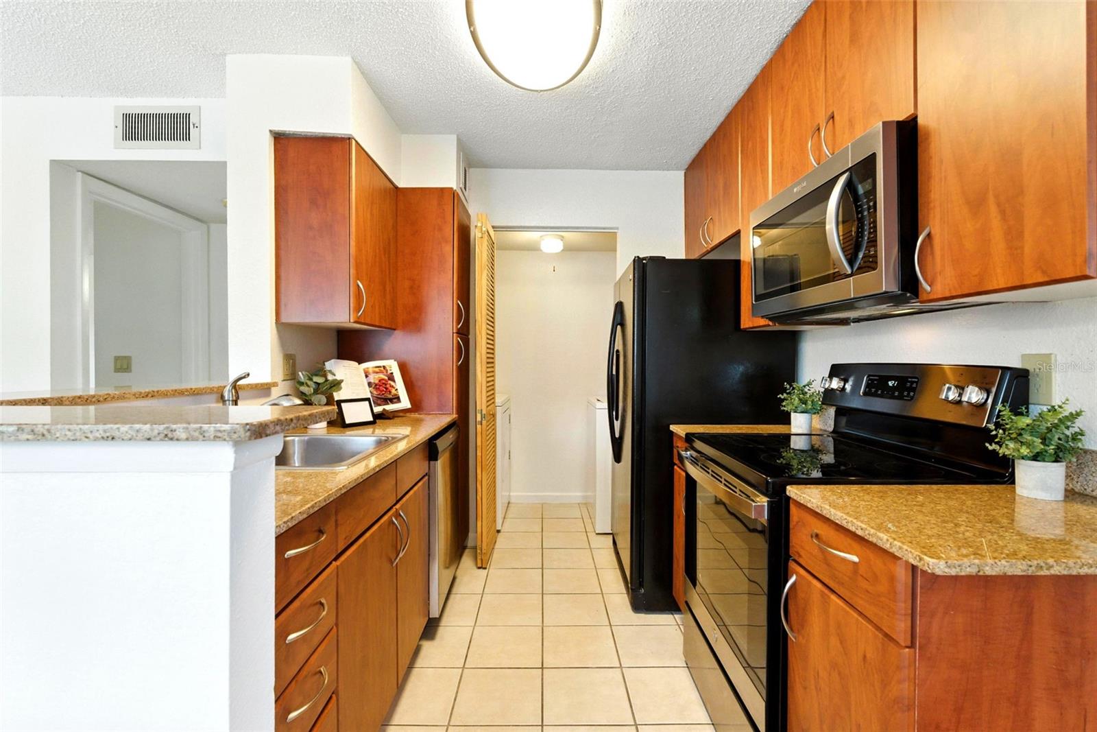 Image 15 of 46 For 11550 Westwood Boulevard 1212
