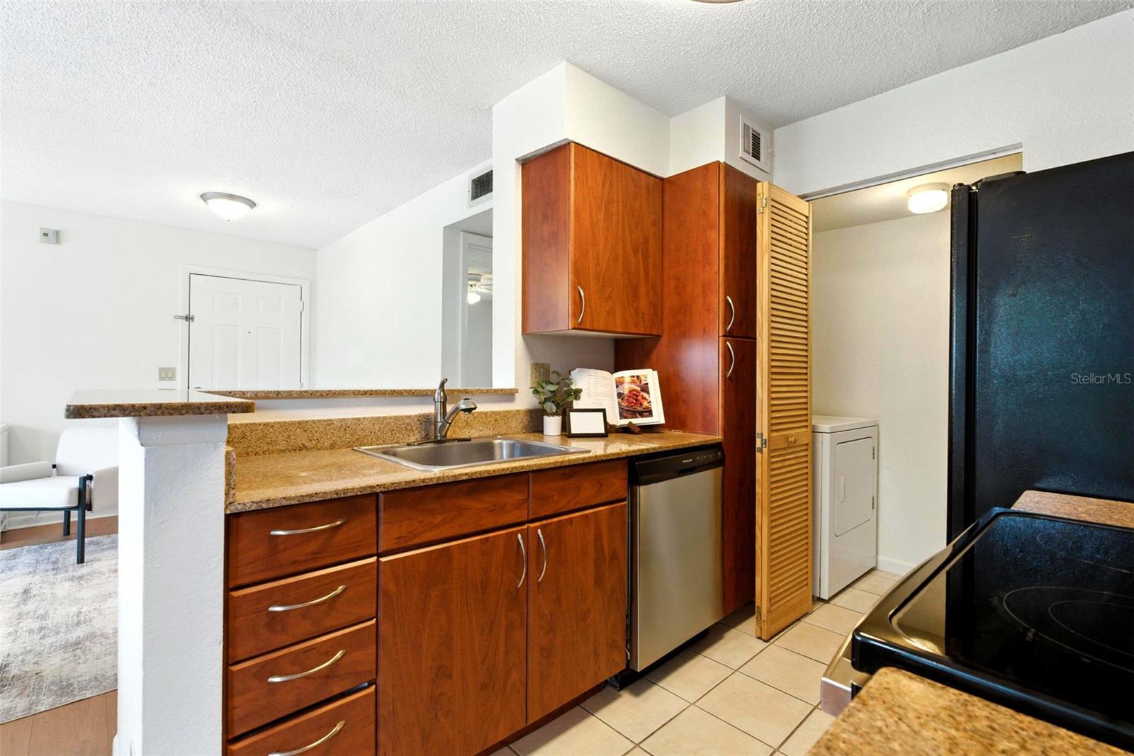 Image 17 of 46 For 11550 Westwood Boulevard 1212