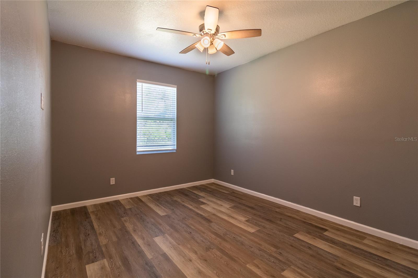 Image 21 of 25 For 41550 Royal Trails Road