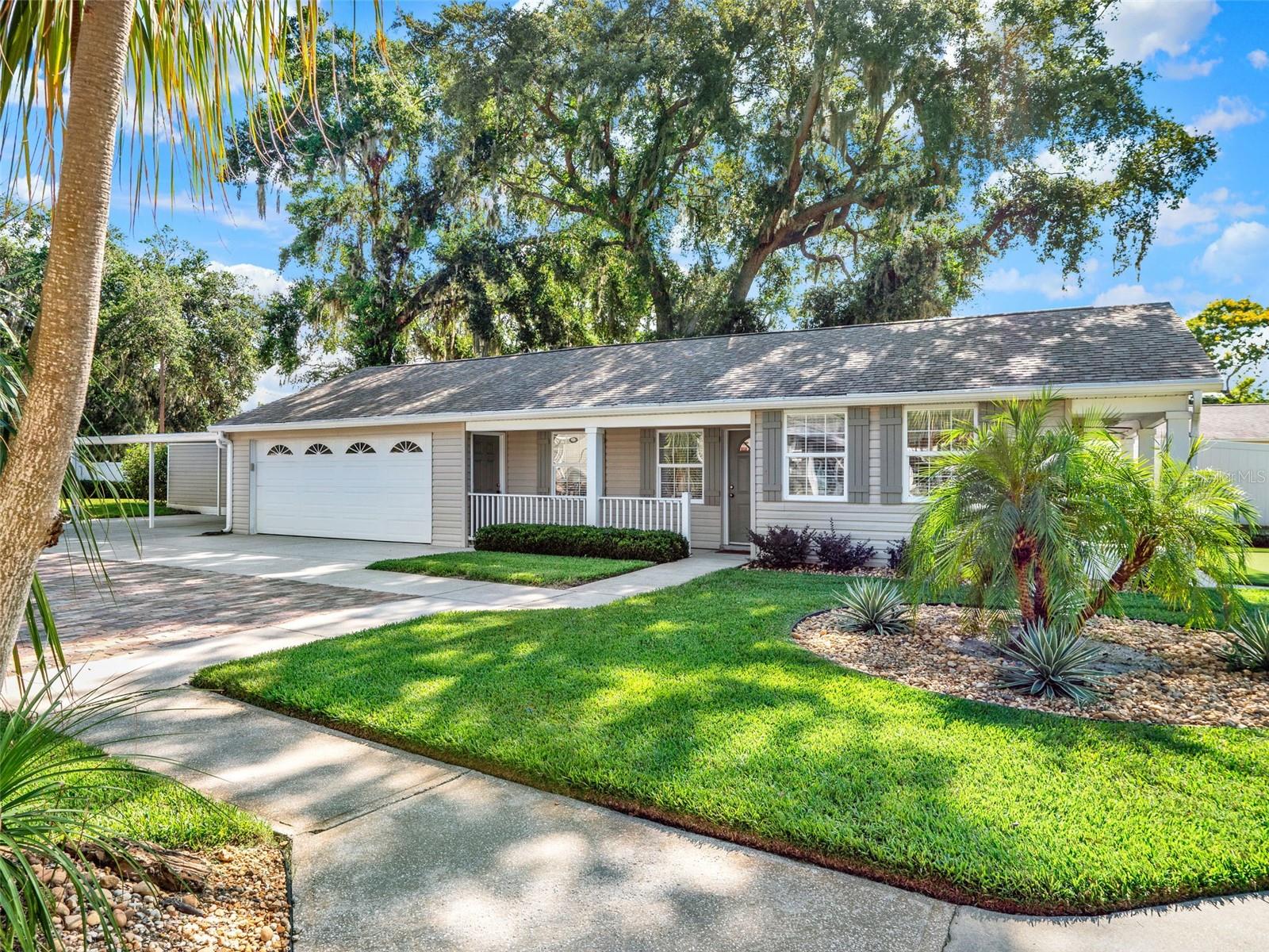 Image 30 of 72 For 16210 Lake Saunders Drive