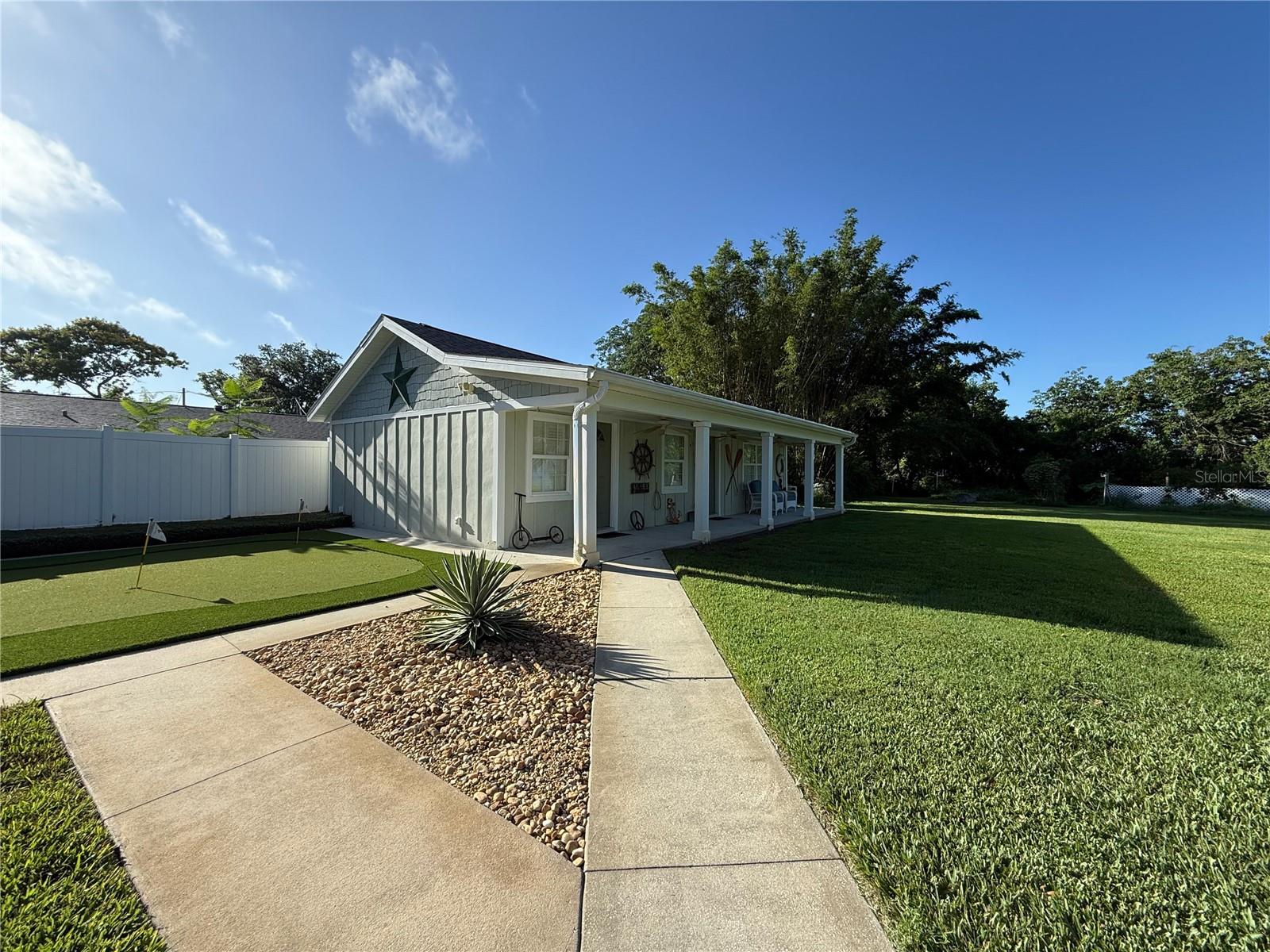Image 46 of 72 For 16210 Lake Saunders Drive