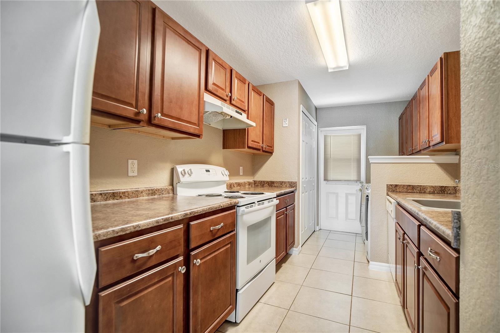 Image 4 of 11 For 825 Douglass Avenue