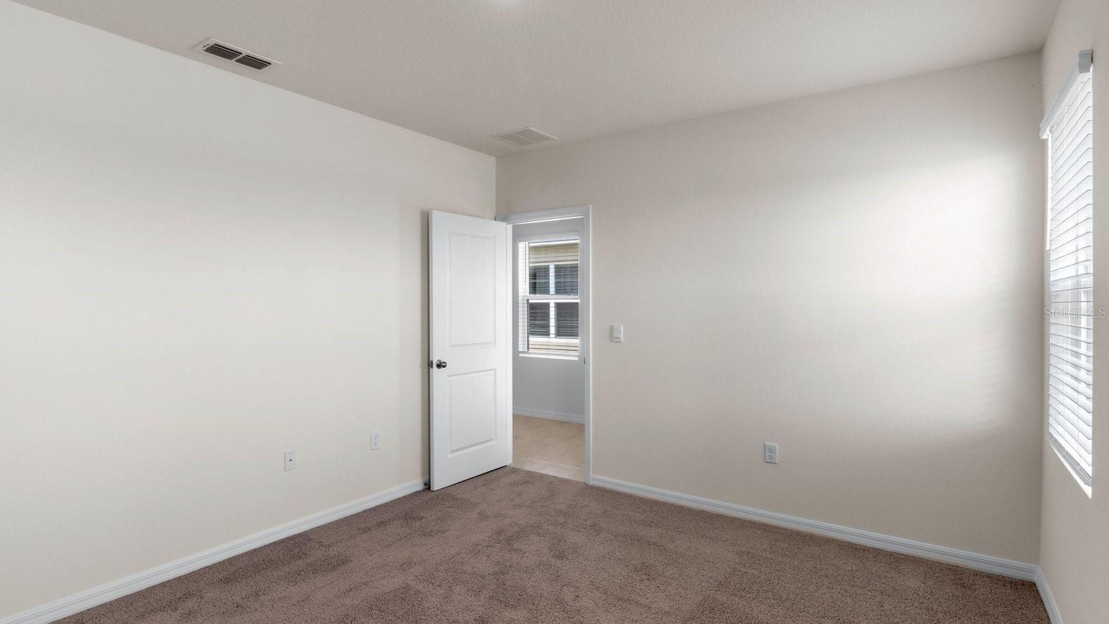 Image 21 of 23 For 175 Amberwood Way