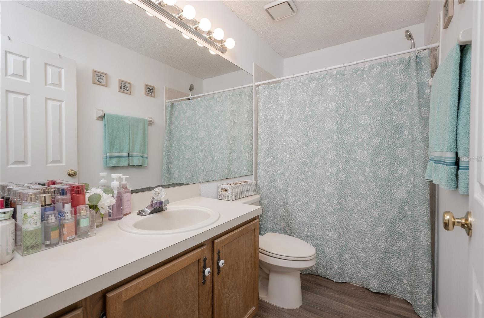 Image 13 of 22 For 946 Bird Bay Court 104