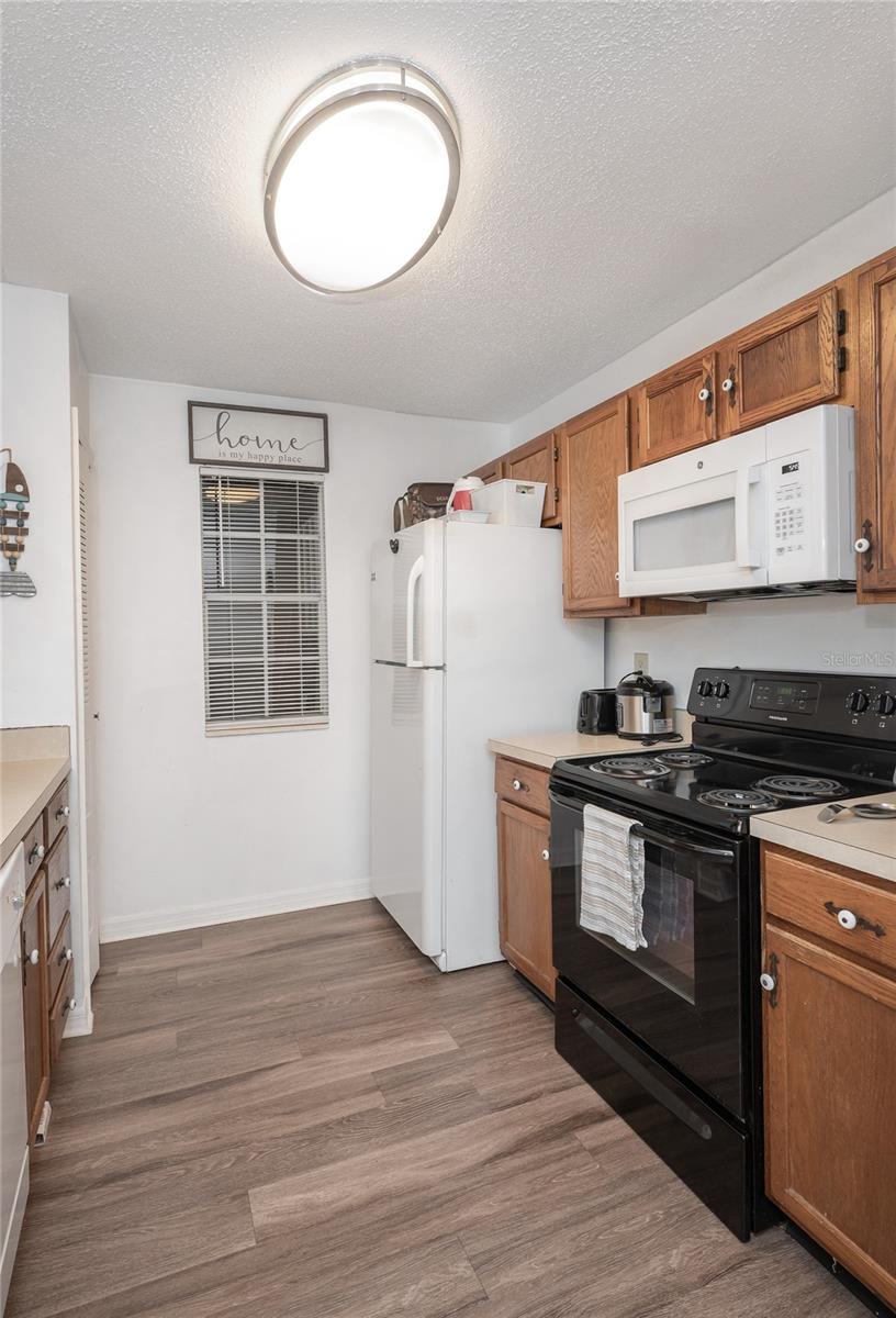 Image 9 of 22 For 946 Bird Bay Court 104