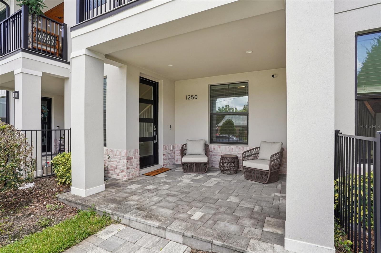 Image 4 of 34 For 1250 Formosa Avenue