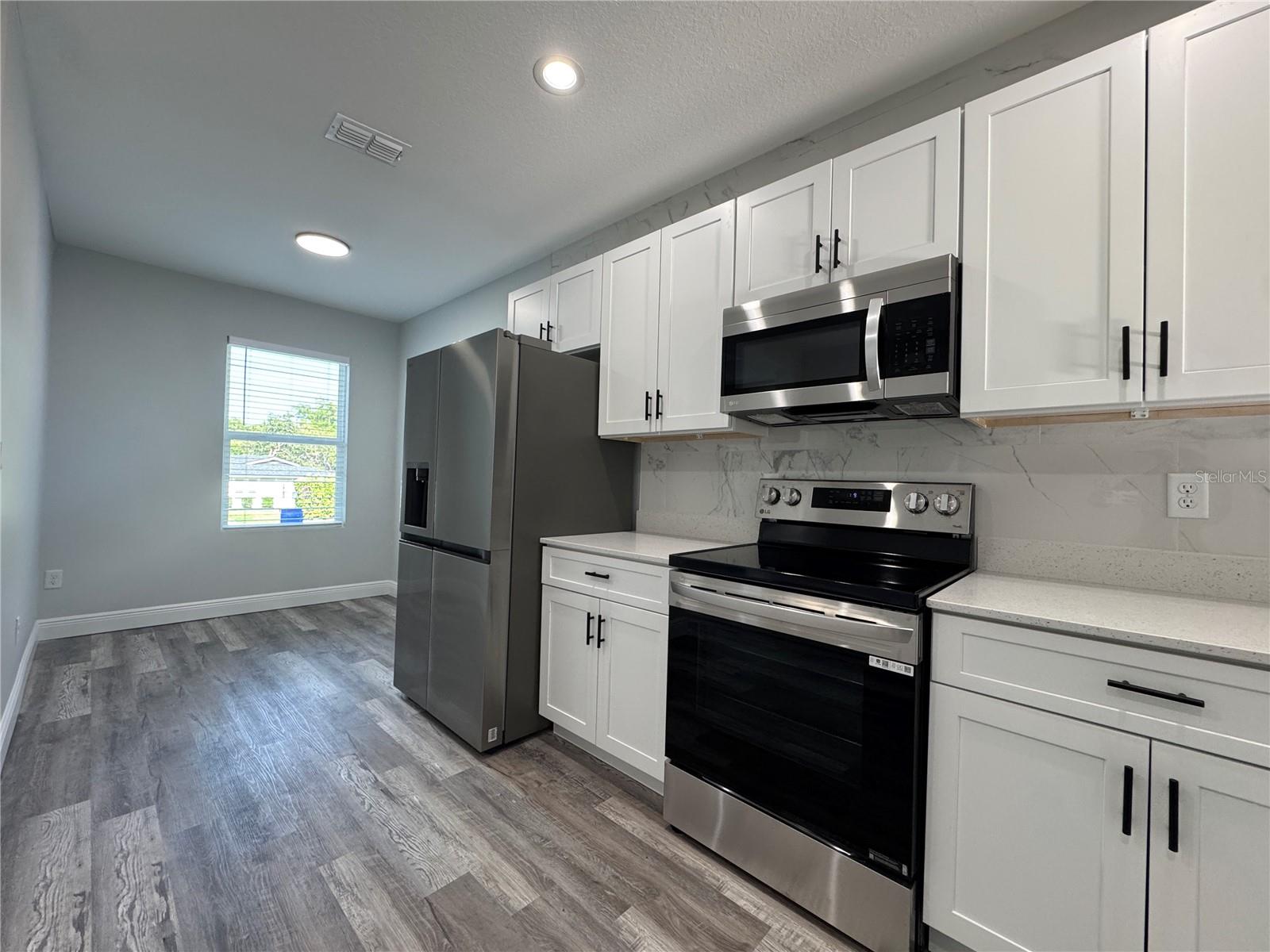Image 9 of 31 For 1581 Montgomery Street
