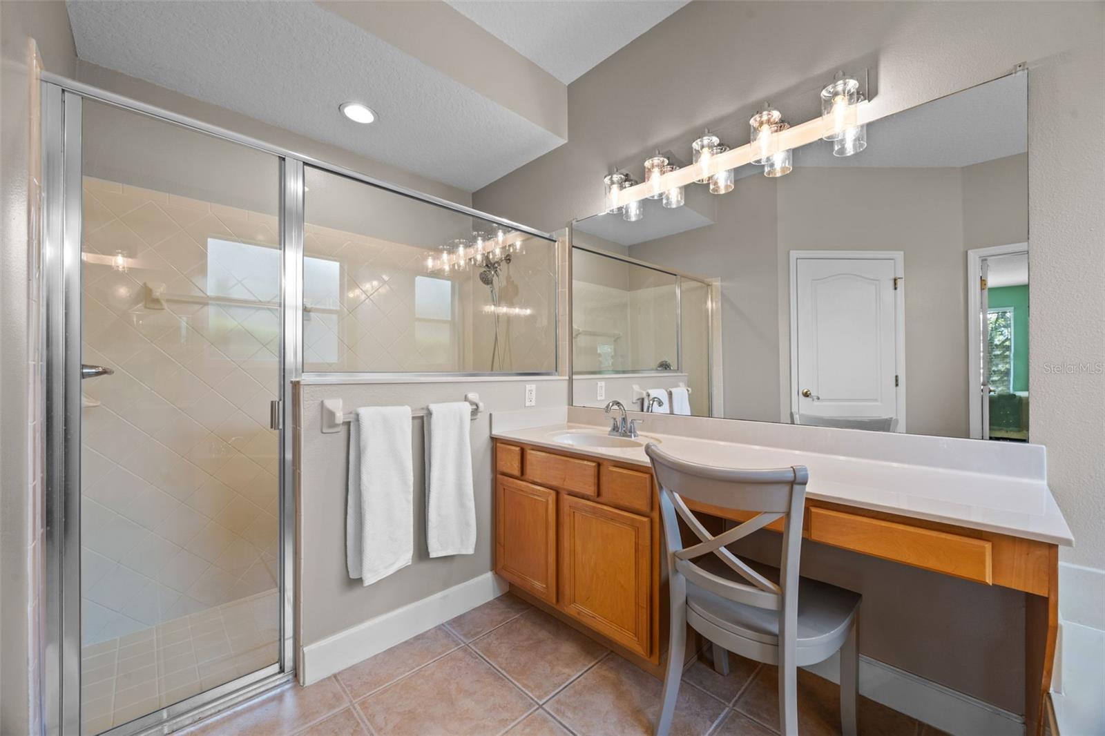 Image 35 of 68 For 1433 Cranston Street